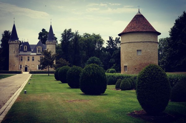 This is Château d’Agassac