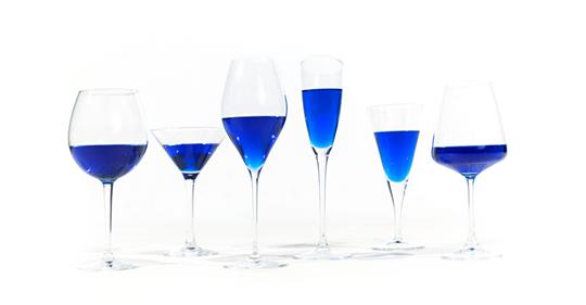 Neon-Blue Wine Gives Spanish Start-Up a Regulatory Headache